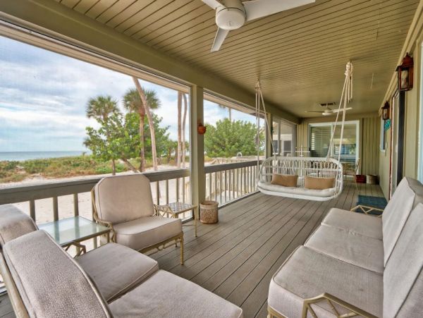 Beautiful Captiva Vacation Home with Beach Access Sleeps 8