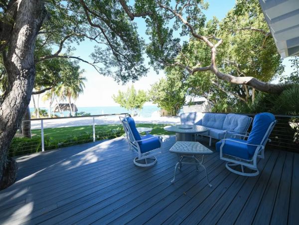 Beautiful Isla Morada Vacation Home with Communal Pool