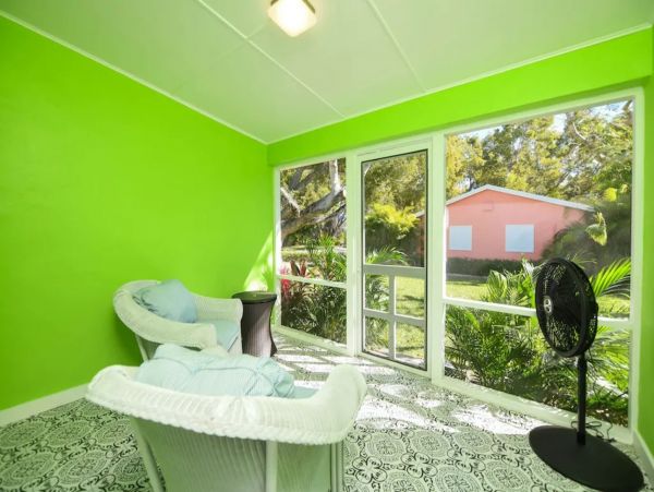 Beautiful Isla Morada Vacation Home with Communal Pool