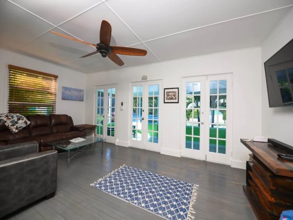 Beautiful Isla Morada Vacation Home with Communal Pool