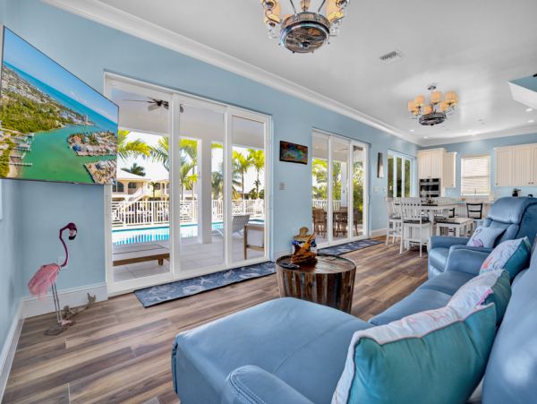 Key Colony Waterfront Villa Private Pool Walk To Beach