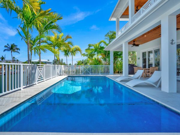 Key Colony Waterfront Villa Private Pool Walk To Beach
