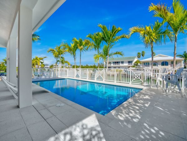 Key Colony Waterfront Villa Private Pool Walk To Beach