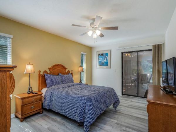 Cozy Single Level Home with Pool & Spa in Bonita Springs
