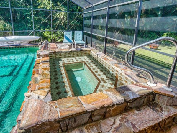 Cozy Single Level Home with Pool & Spa in Bonita Springs