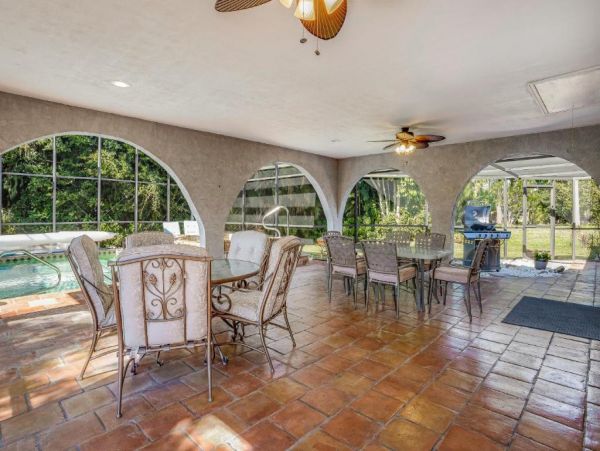 Cozy Single Level Home with Pool & Spa in Bonita Springs