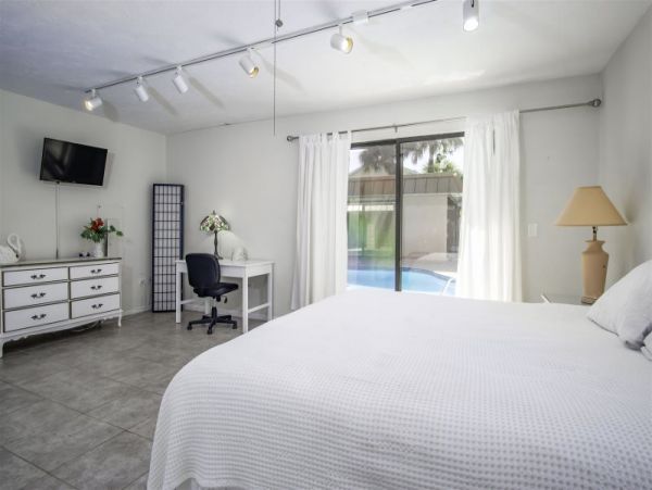 Gulf Side Marathon Home with Private Pool and Boat Dock