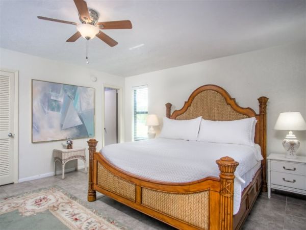 Gulf Side Marathon Home with Private Pool and Boat Dock