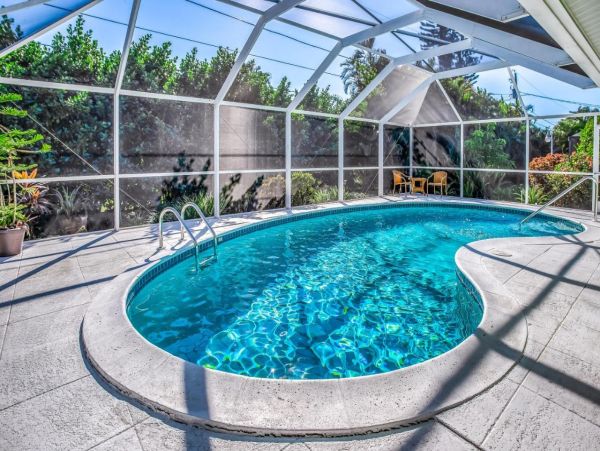 Bonita Springs Vacation Home Three Bedrooms with Pool