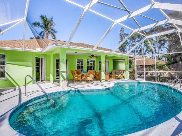 Bonita Springs Vacation Home Three Bedrooms with Pool