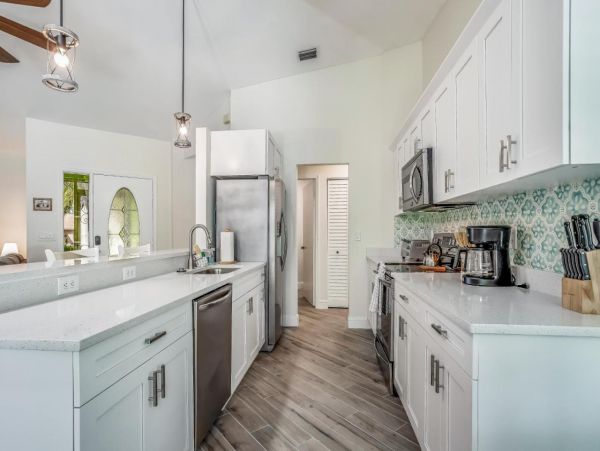 Bonita Springs Vacation Home Three Bedrooms with Pool