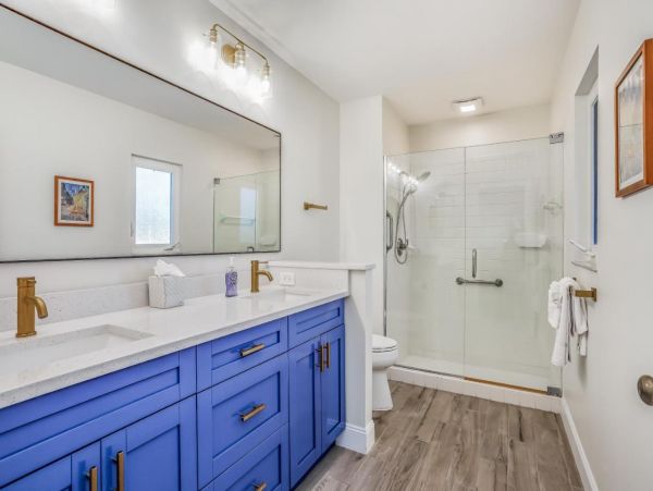 Bonita Springs Vacation Home Three Bedrooms with Pool