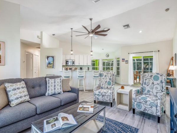 Bonita Springs Vacation Home Three Bedrooms with Pool
