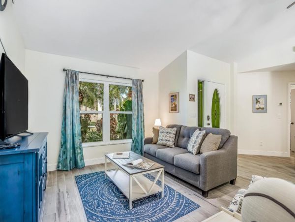 Bonita Springs Vacation Home Three Bedrooms with Pool