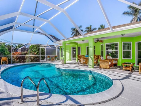 Bonita Springs Vacation Home Three Bedrooms with Pool