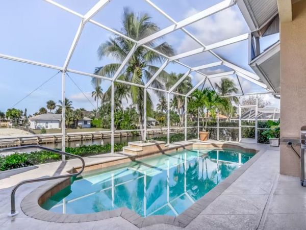 Waterfront Luxury Vacation Pool Home in Marco Island