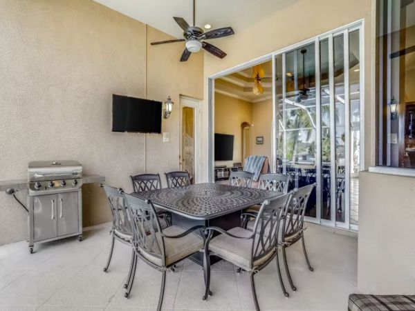 Waterfront Luxury Vacation Pool Home in Marco Island