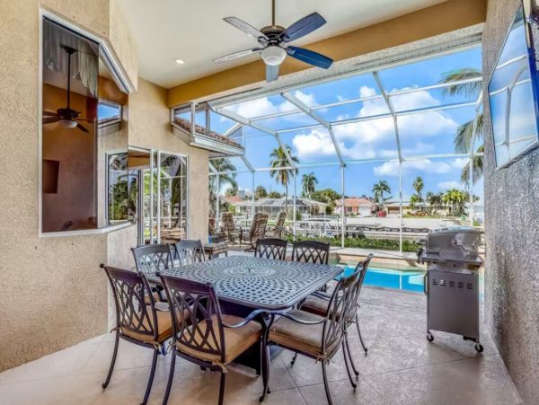 Waterfront Luxury Vacation Pool Home in Marco Island