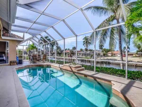 Waterfront Luxury Vacation Pool Home in Marco Island