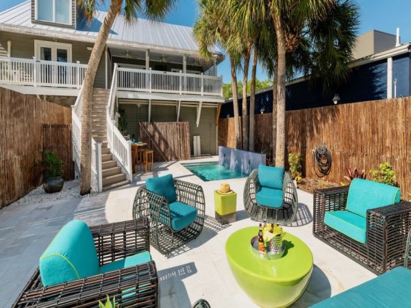 Florida Keys 3 Bedroom Condo Private Rooftop Deck & Pool