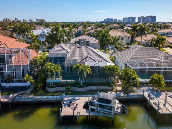 Walk to Beach Marco Island Vacation Home Five Bedrooms
