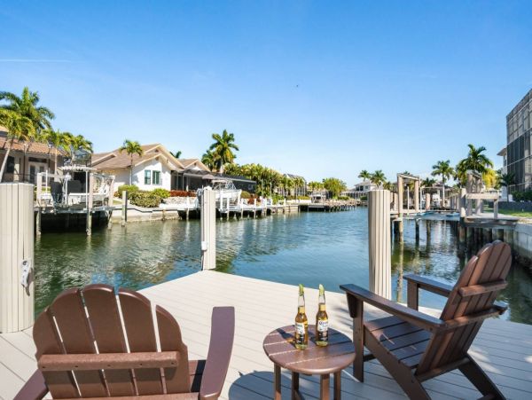 Walk to Beach Marco Island Vacation Home Five Bedrooms