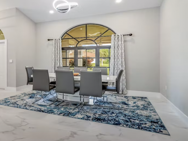 Naples 3 Bedroom Home Private Pool & Lanai Sleeps 12 Guests