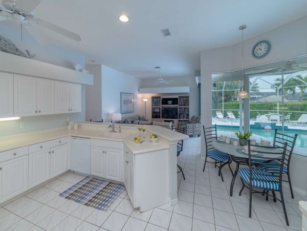 Marco Island Vacation Home 4 Bedrooms with Caged Pool