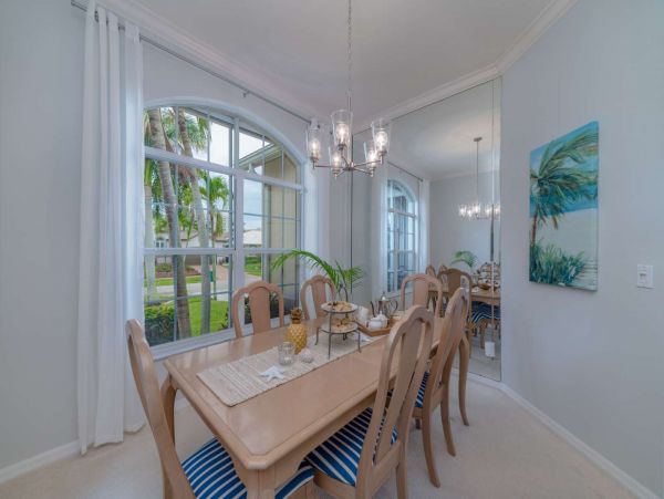 Marco Island Vacation Home 4 Bedrooms with Caged Pool