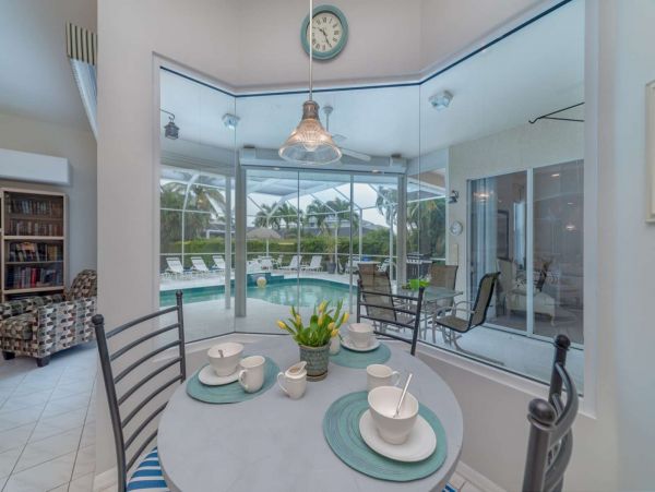Marco Island Vacation Home 4 Bedrooms with Caged Pool