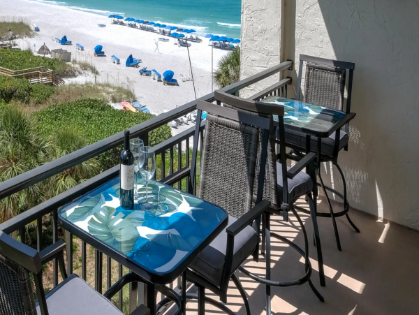 Longboat Key Condo 2 Bedroom Balcony & Communal Pool