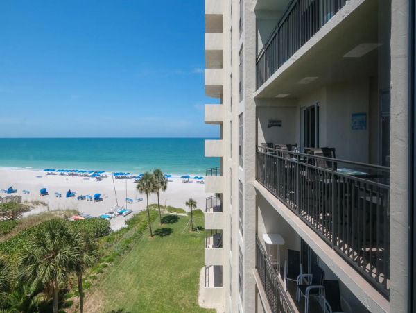 Longboat Key Condo 2 Bedroom Balcony & Communal Pool