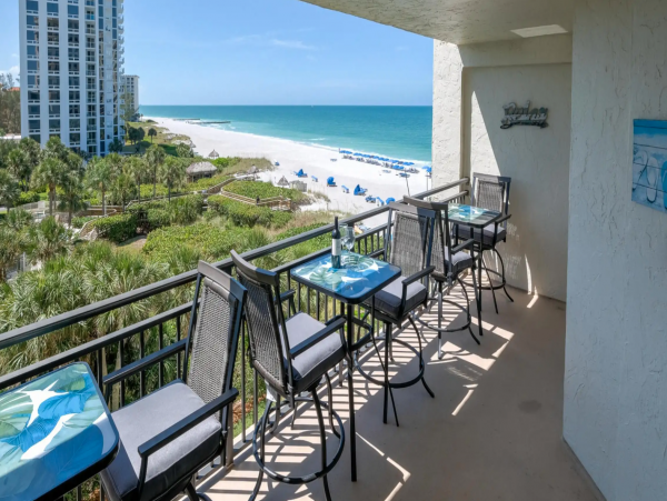 Longboat Key Condo 2 Bedroom Balcony & Communal Pool