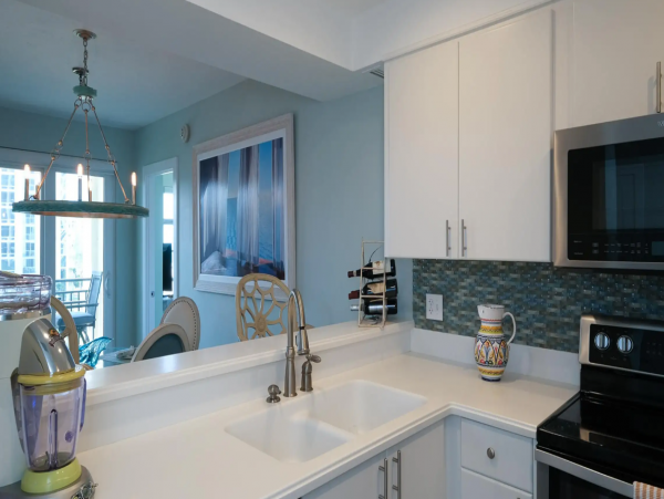 Longboat Key Condo 2 Bedroom Balcony & Communal Pool