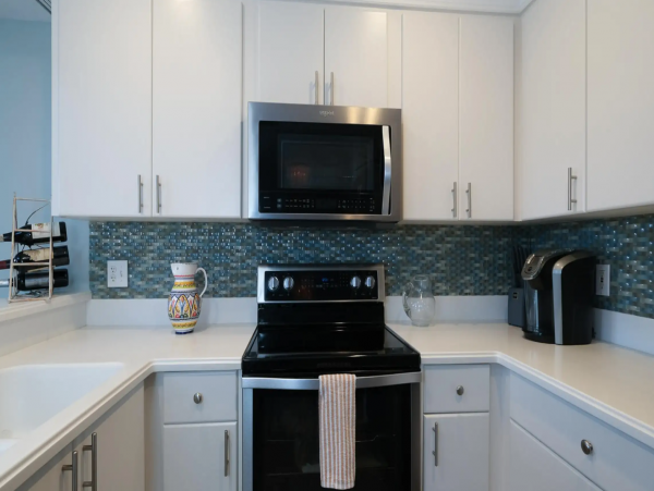 Longboat Key Condo 2 Bedroom Balcony & Communal Pool