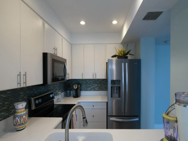Longboat Key Condo 2 Bedroom Balcony & Communal Pool