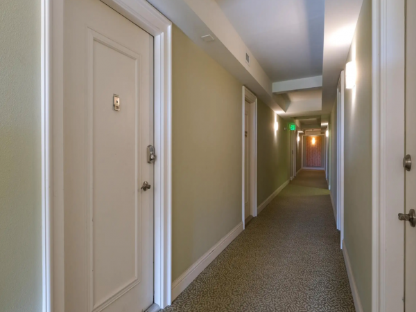 Longboat Key Condo 2 Bedroom Balcony & Communal Pool