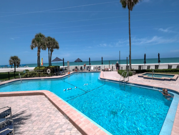 Longboat Key Condo 2 Bedroom Balcony & Communal Pool