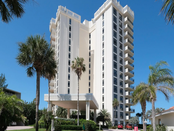 Longboat Key Condo 2 Bedroom Balcony & Communal Pool