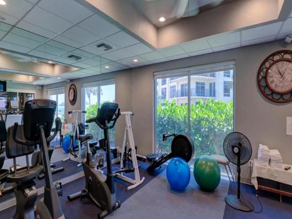 Longboat Key Condo 2 Bedroom Balcony & Communal Pool