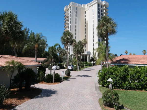 Longboat Key Condo 2 Bedroom Balcony & Communal Pool