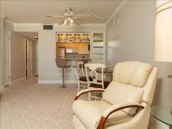 One Bedroom Walk to Beach Rental Condo in Marco Island