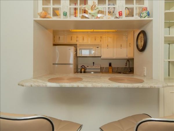 One Bedroom Walk to Beach Rental Condo in Marco Island
