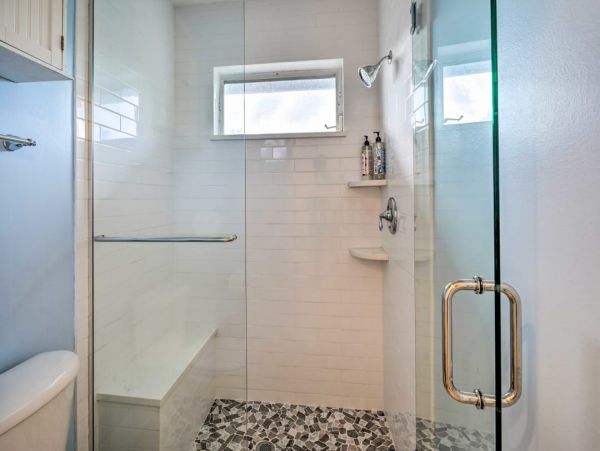 Naples Vacation Home Three Bedrooms Canal View Communal Pool