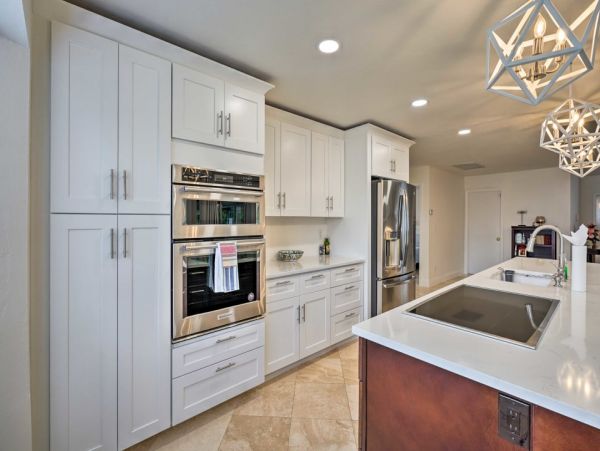 Naples Vacation Home Three Bedrooms Canal View Communal Pool