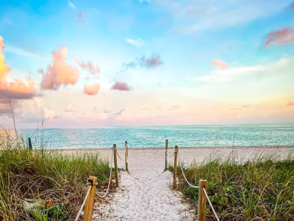 Captiva Island Coastal Escape - Steps to the Beach
