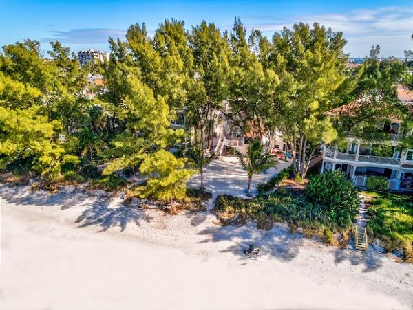 On Beach Treasure Island Vacation Home 6 Bedrooms Sleeps 24