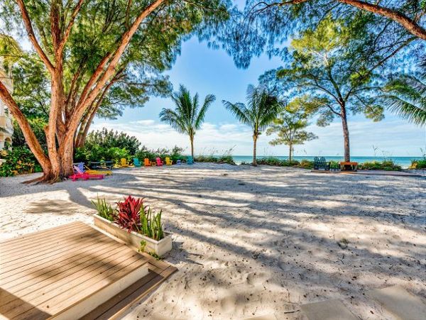 On Beach Treasure Island Vacation Home 6 Bedrooms Sleeps 24