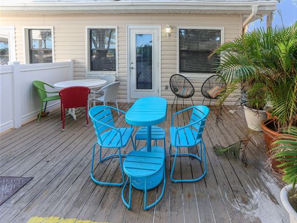 On Beach Treasure Island Vacation Home 6 Bedrooms Sleeps 24