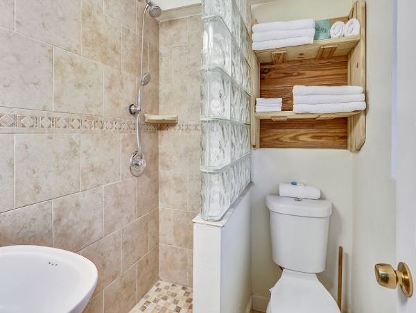 On Beach Treasure Island Vacation Home 6 Bedrooms Sleeps 24